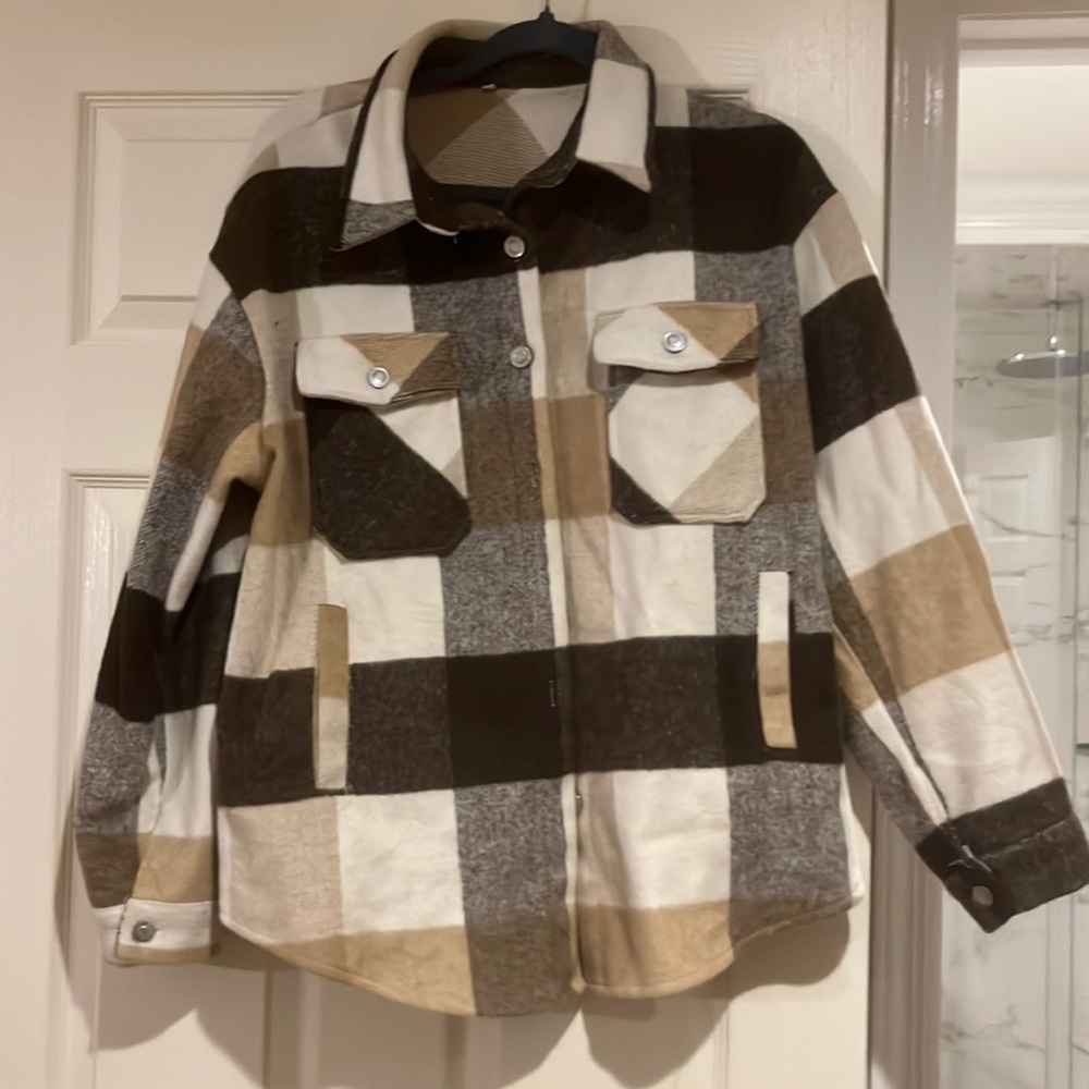 Beautiful shacket worn once size Medium